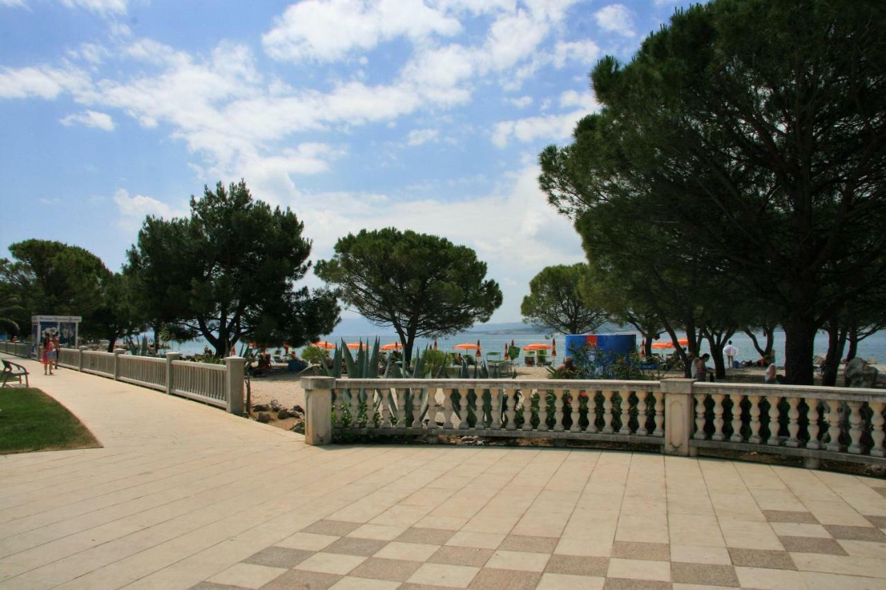 Crikvenica Right On The Beach Exterior photo